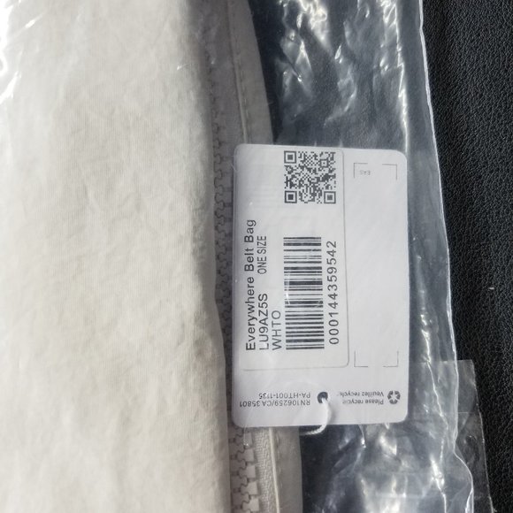 LULULEMON Everywhere Belt Bag White 142152300 Crossbody Fanny pack Classic NEW! - Picture 5 of 11